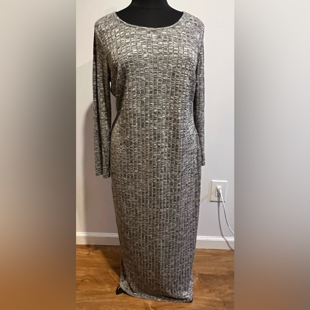 Capsule Column Dress Size 16